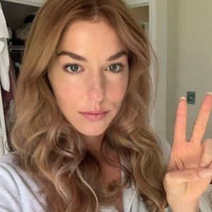 Meet your Posher, Alicia